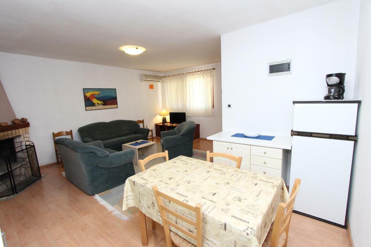 Apartments Lora Ровинь Экстерьер фото
