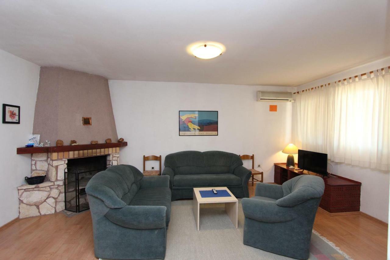Apartments Lora Ровинь Экстерьер фото