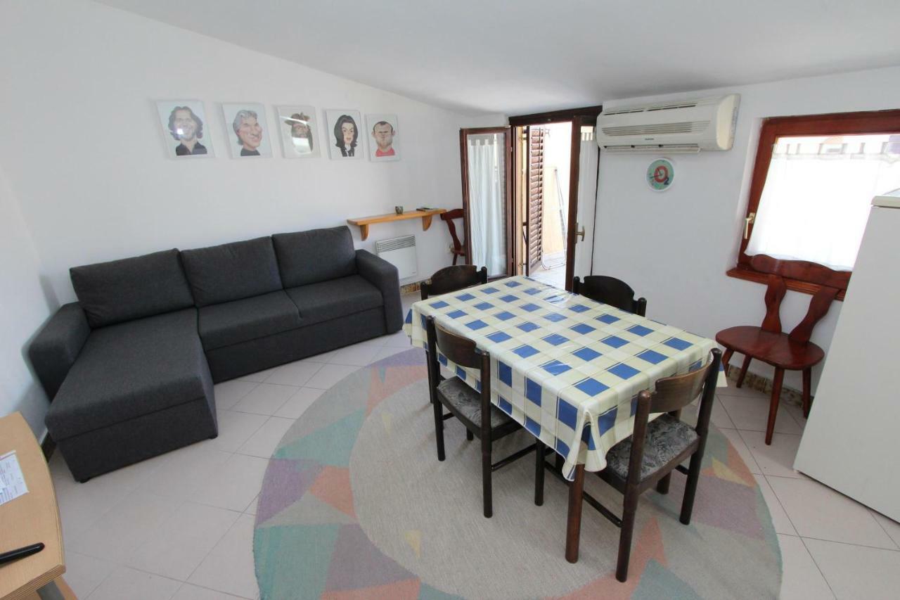 Apartments Lora Ровинь Экстерьер фото